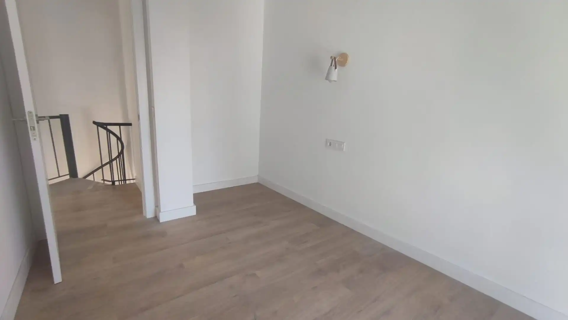 Maisonette zum Verkauf in Torremolinos mit Klimaanlage, Terrasse und Abstellraum