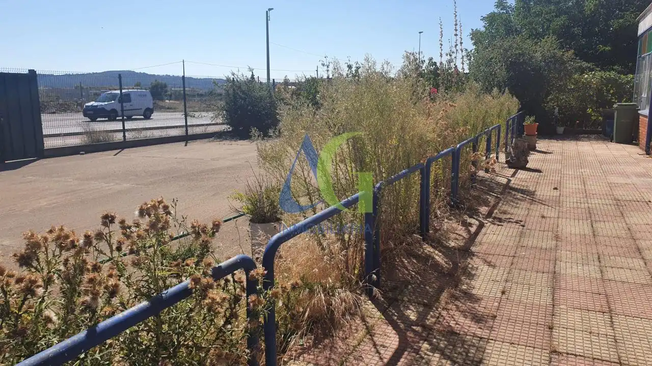 Casa o xalet en venda en León Capital  amb Calefacció, Jardí privat i Terrassa