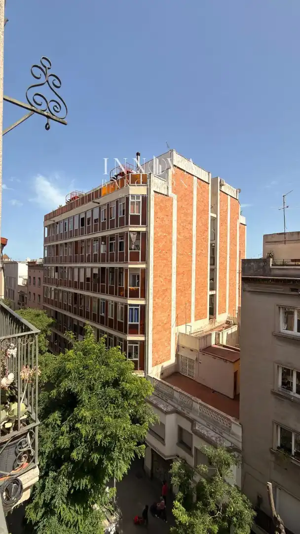 Außenansicht von Wohnung zum Verkauf in Barcelona mit Klimaanlage