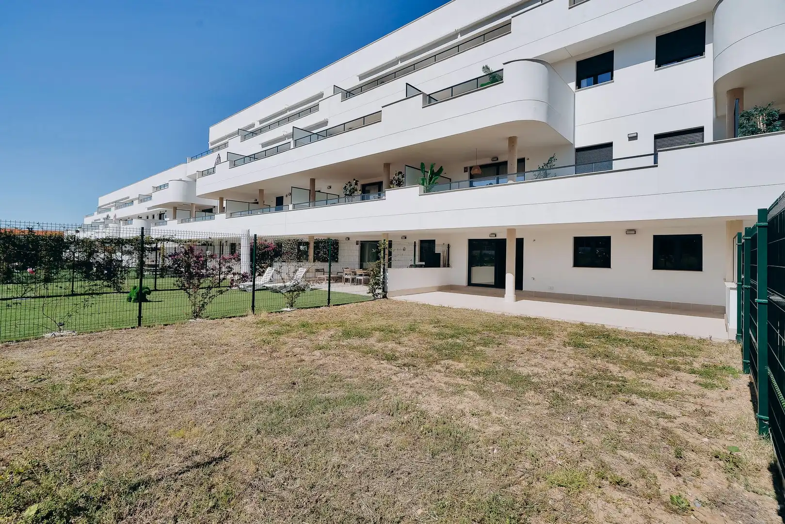 Vista exterior de Apartament en venda en Estepona amb Terrassa
