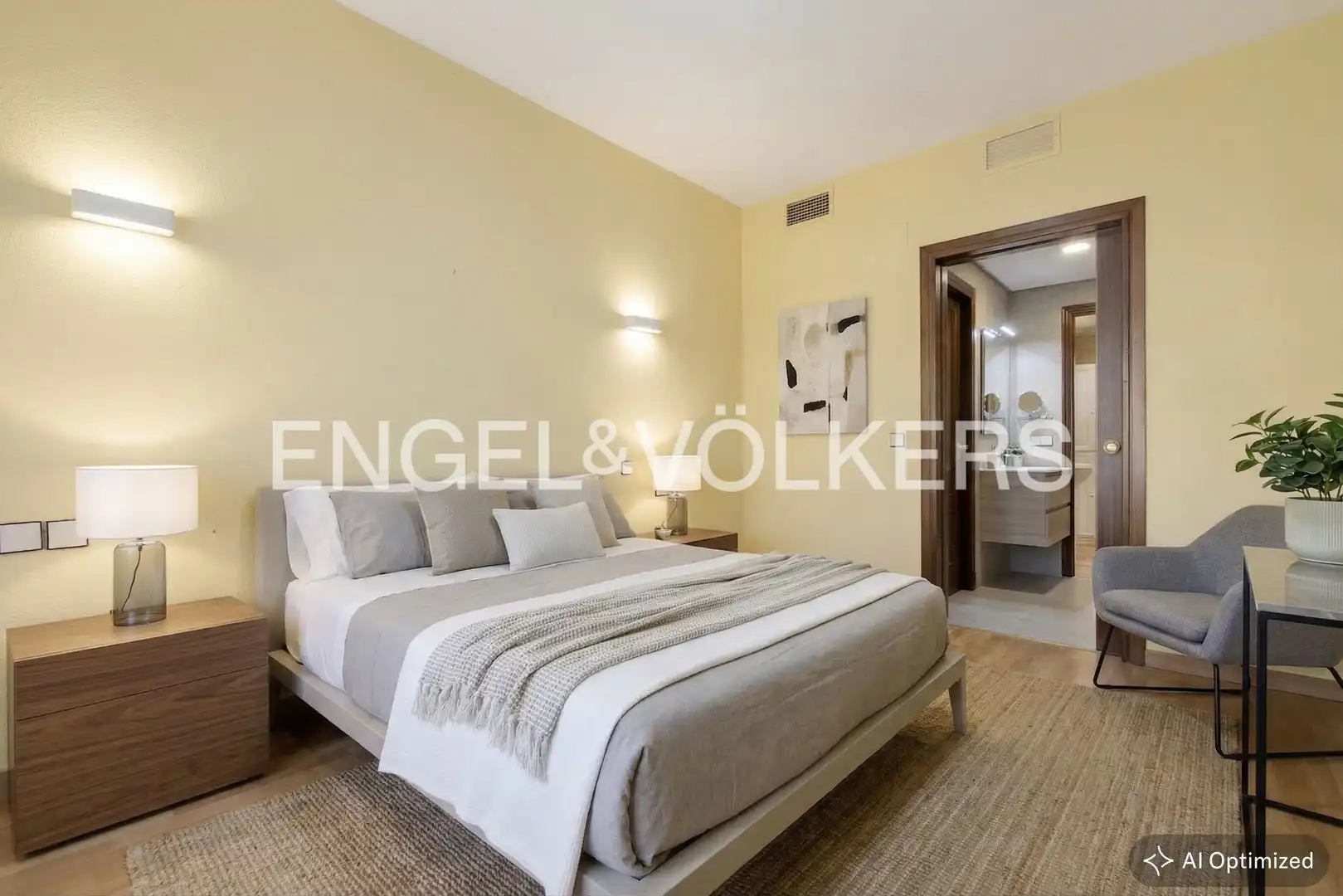 Bedroom of Flat for sale in Sevilla  with Air Conditioner, Heating and Balcony