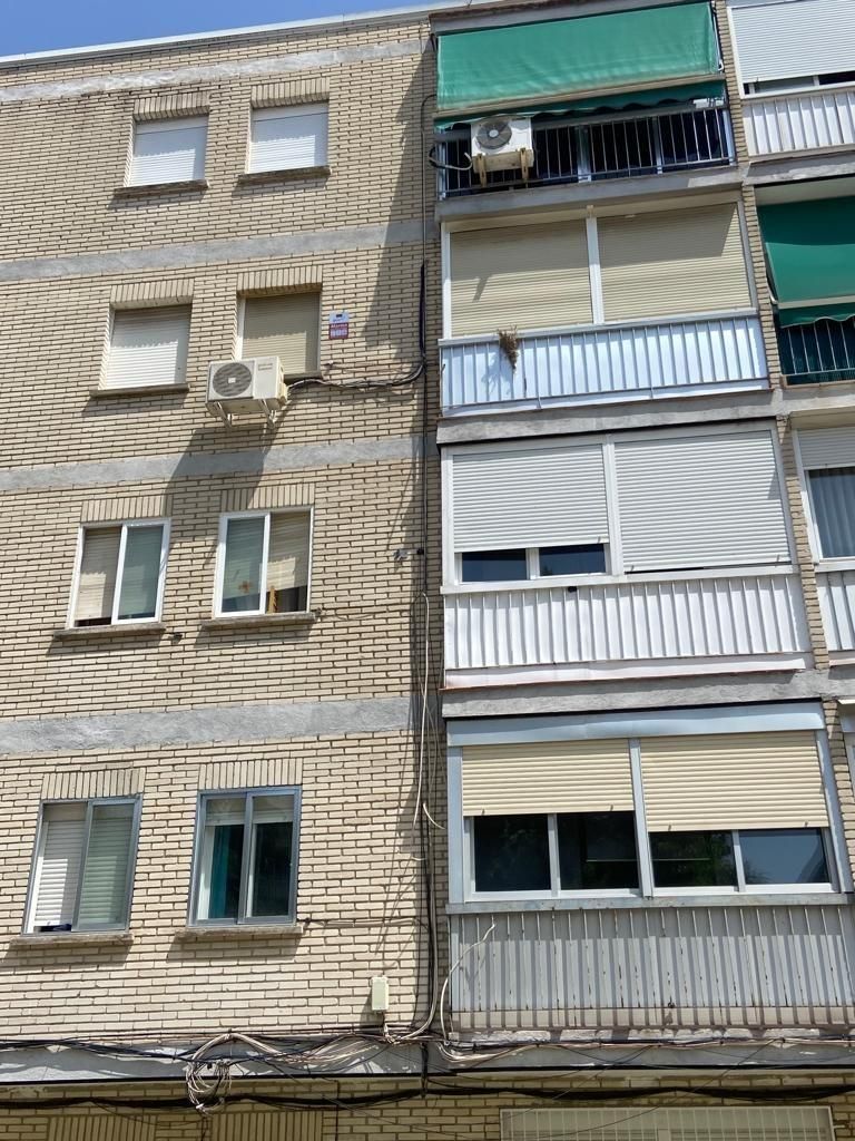 Vista exterior de Piso en venta en Parla con Terraza