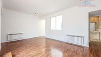 Living room of Attic to rent in  Madrid Capital  with Air Conditioner, Heating and Parquet flooring