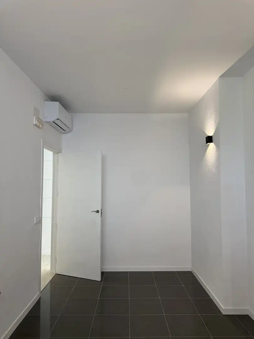 Schlafzimmer von Geschaftsraum zur Miete in  Palma de Mallorca mit Klimaanlage