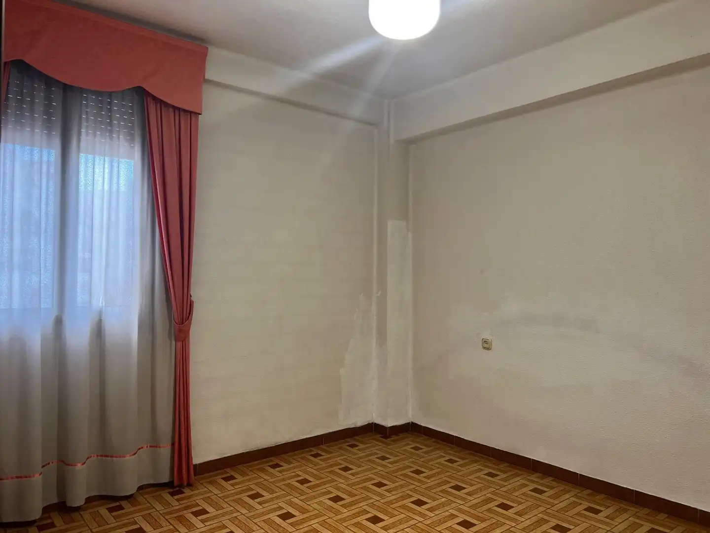 Bedroom of Flat for sale in Valencia  with Air Conditioner and Alarm