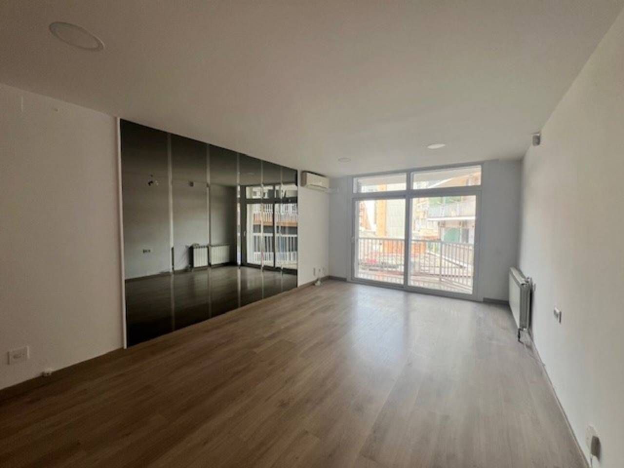 Living room of Flat for sale in Manresa  with Air Conditioner, Heating and Parquet flooring