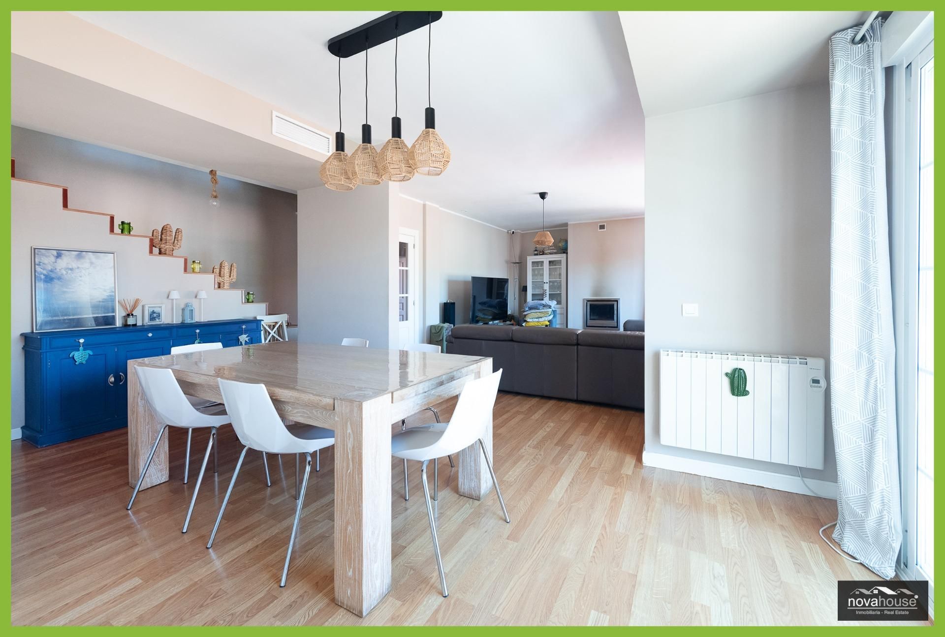 Menjador de Casa o xalet en venda en Rincón de la Victoria amb Aire condicionat, Jardí privat i Terrassa