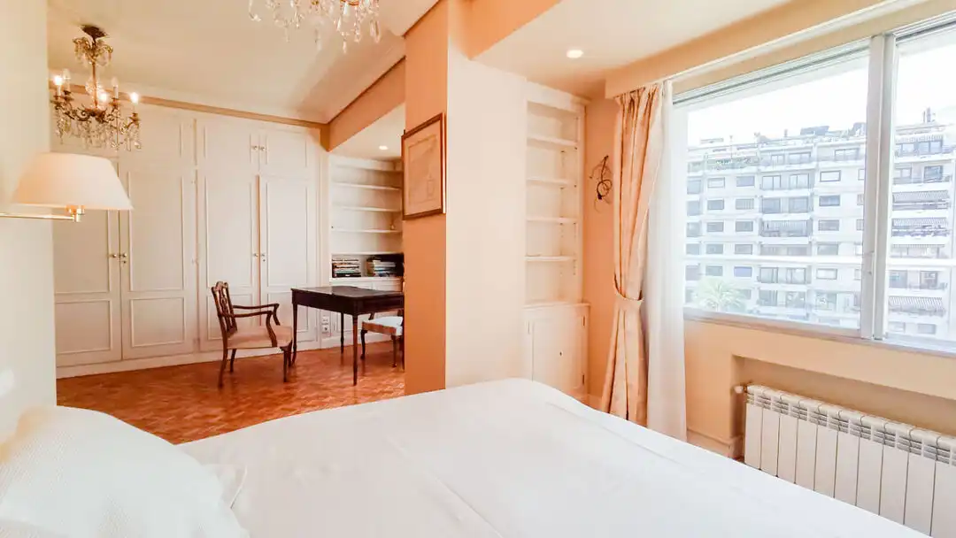 Habitación de Piso en venta en Donostia - San Sebastián  con Calefacción, Balcón y Alarma