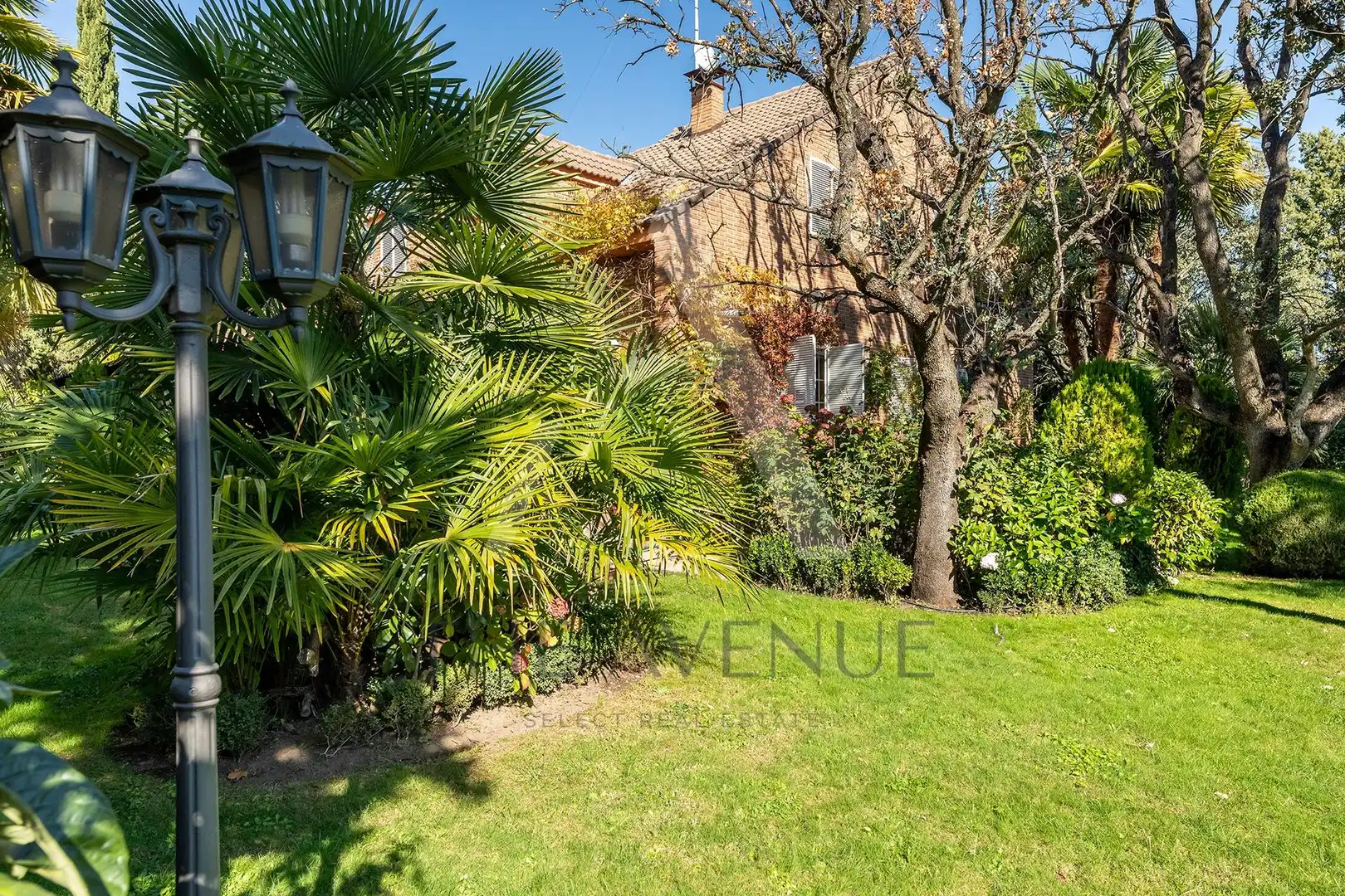 Jardí de Casa o xalet en venda en Las Rozas de Madrid amb Calefacció, Jardí privat i Parquet