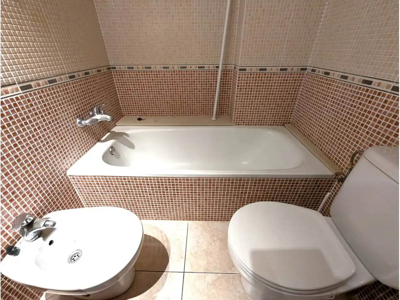 Baño de Piso en venta en Torroella de Montgrí con Aire acondicionado, Calefacción y Alarma