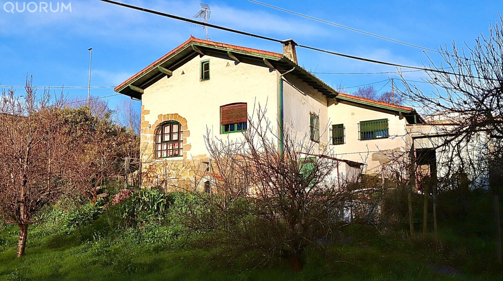 Außenansicht von Country house zum Verkauf in Berango