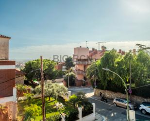 Exterior view of Single-family semi-detached for sale in Esplugues de Llobregat  with Air Conditioner, Terrace and Swimming Pool