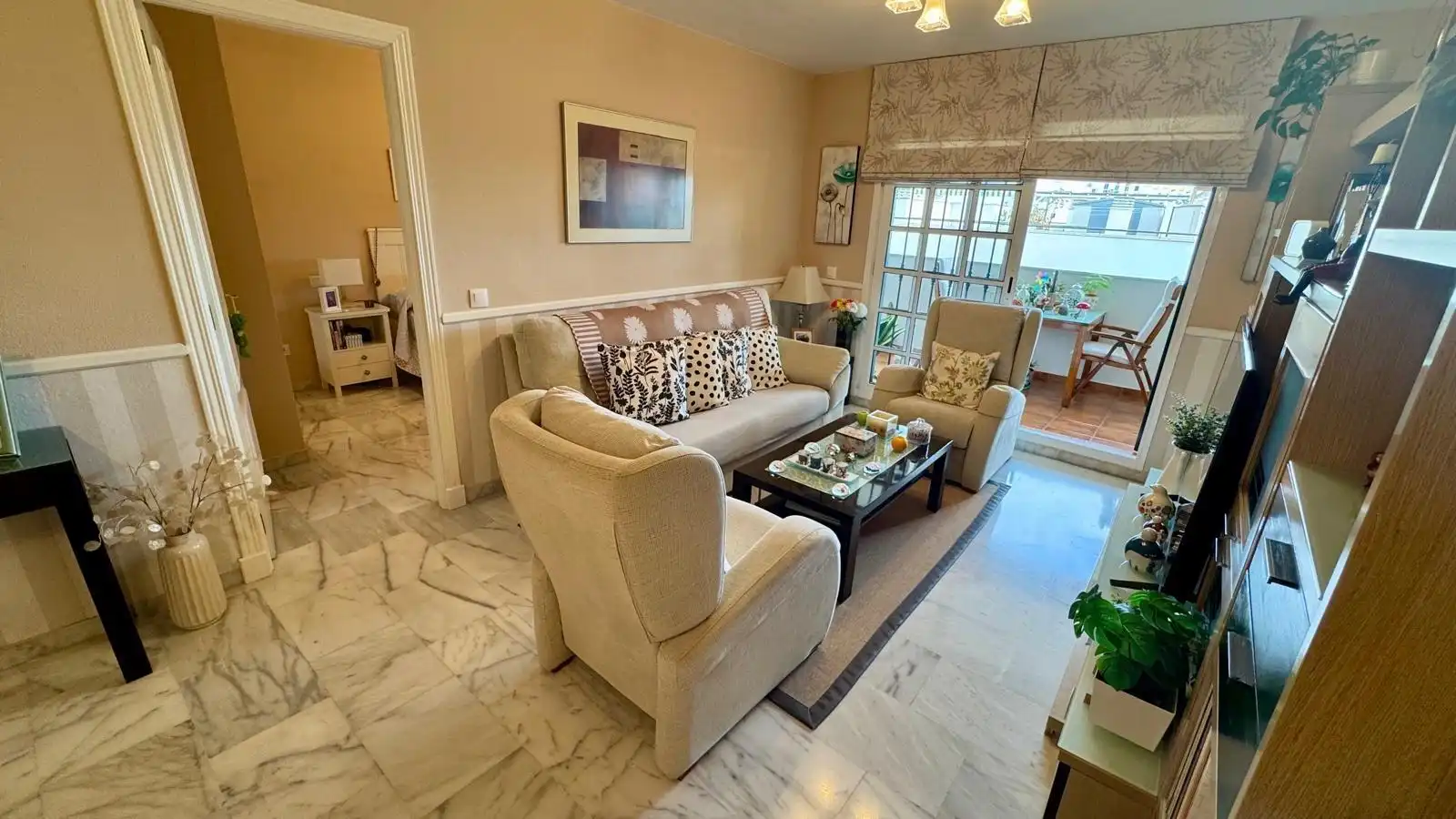Living room of Flat for sale in Rincón de la Victoria  with Air Conditioner, Terrace and Community pool