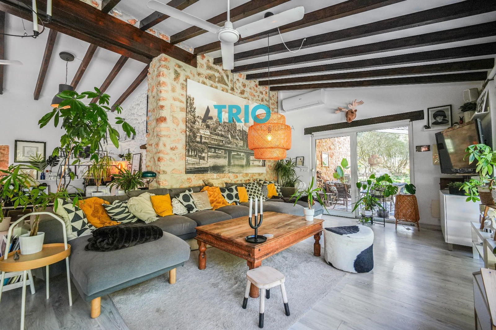 Living room of House or chalet for sale in Sencelles  with Heating, Parquet flooring and Terrace