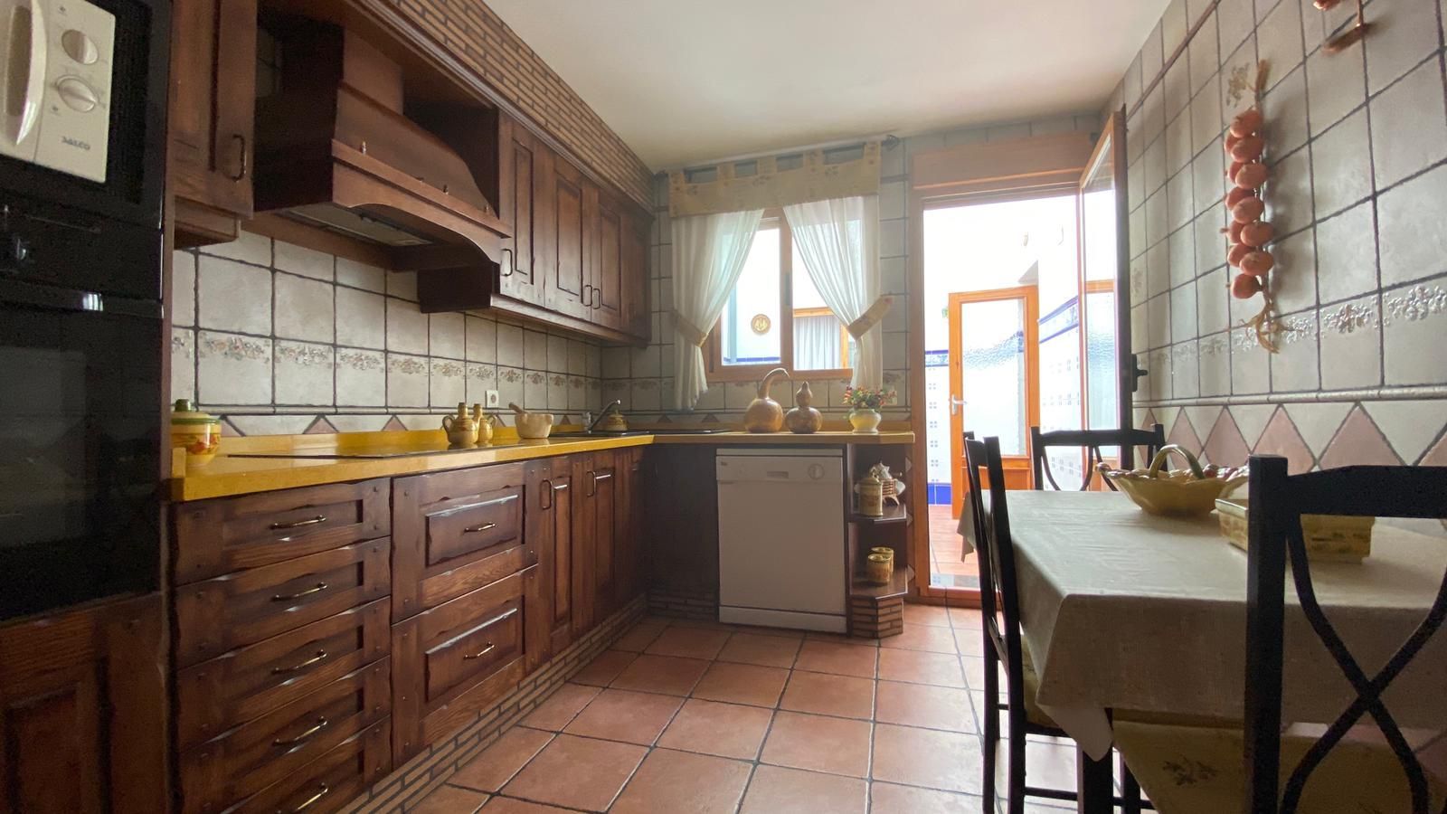 Cuina de Pis en venda en Vila-real amb Aire condicionat, Terrassa i Traster