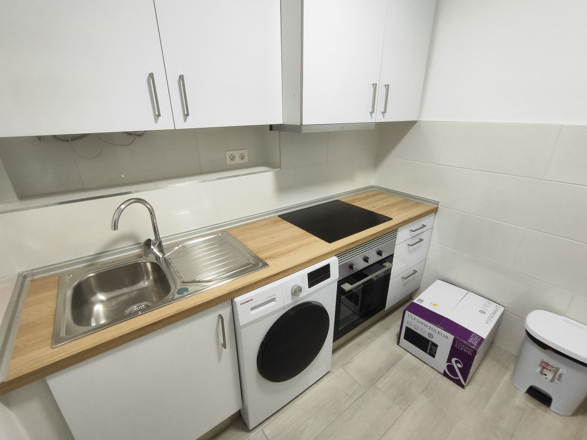 Kitchen of Flat to rent in A Coruña Capital   with Terrace, Storage room and Furnished