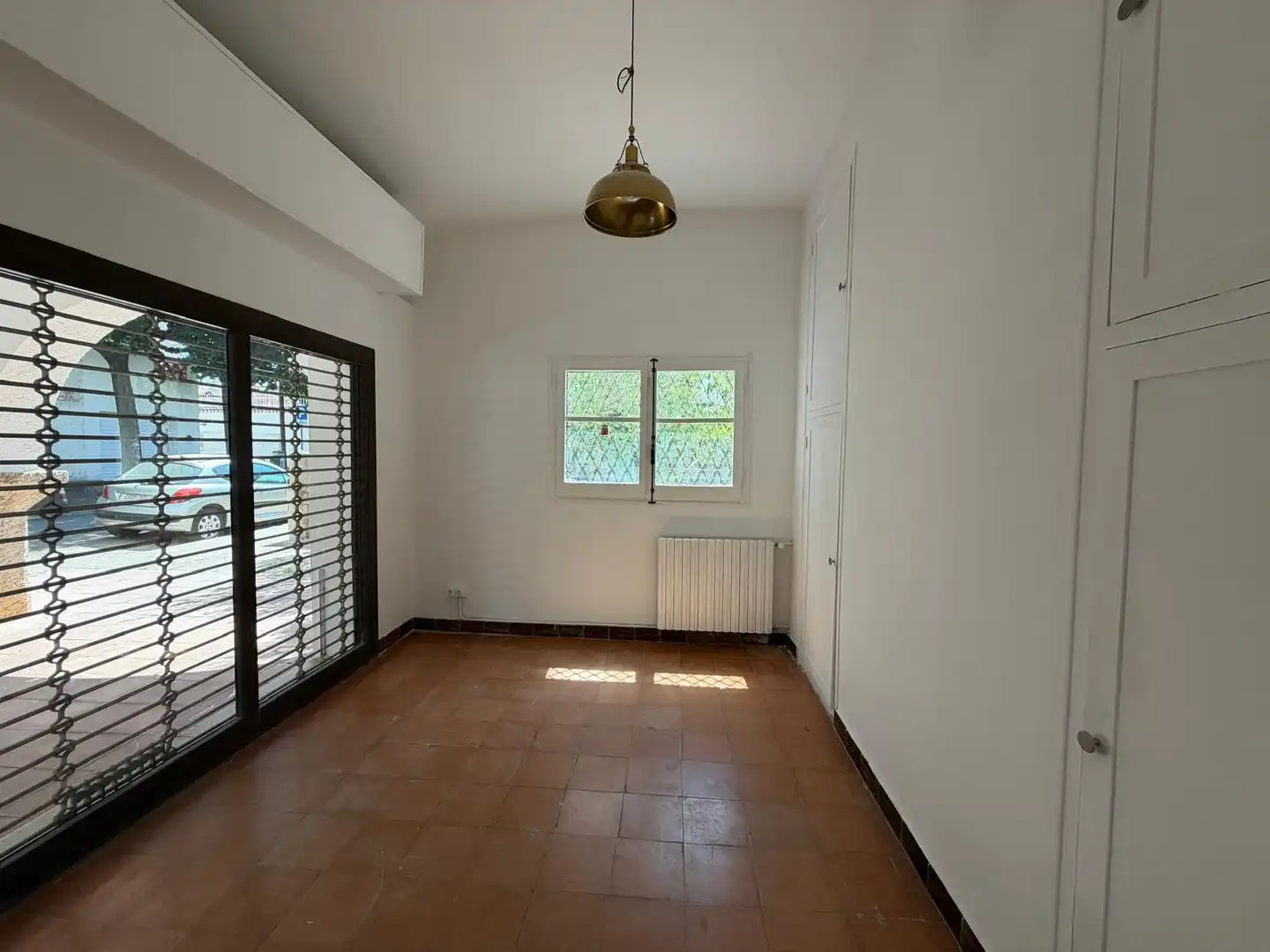 Einfamilien-Reihenhaus zur Miete in Girona mit Heizung und Terrasse