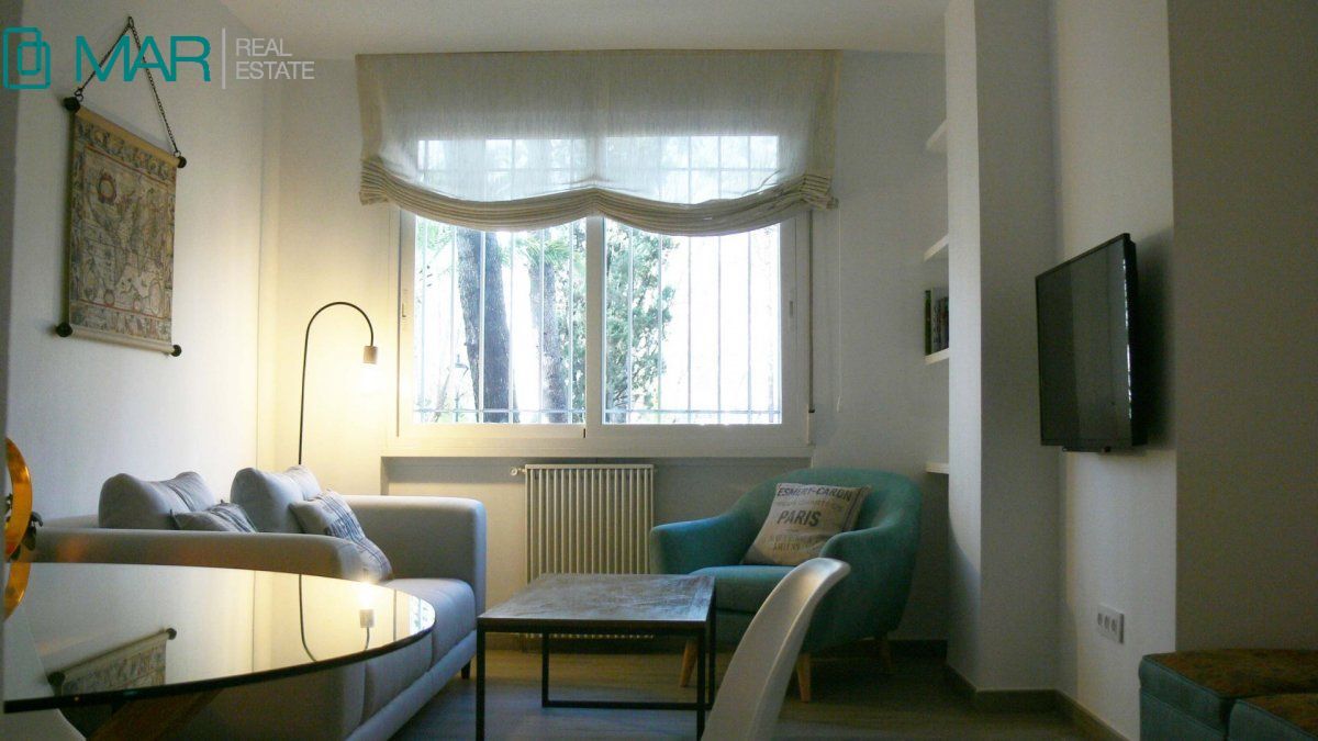 Sala d'estar de Pis de lloguer en  Córdoba Capital amb Aire condicionat i Moblat