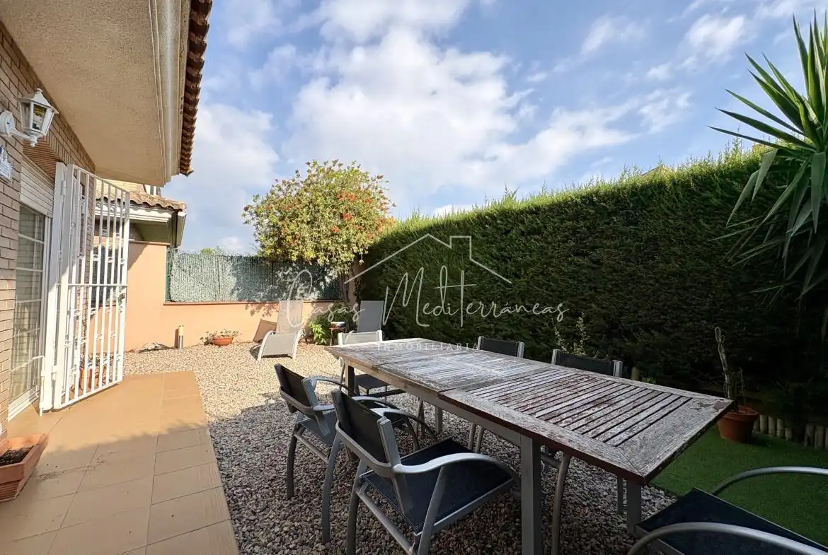 Casa aparellada amb terrassa en venda a Carrer Artur Martorell, imagen 2