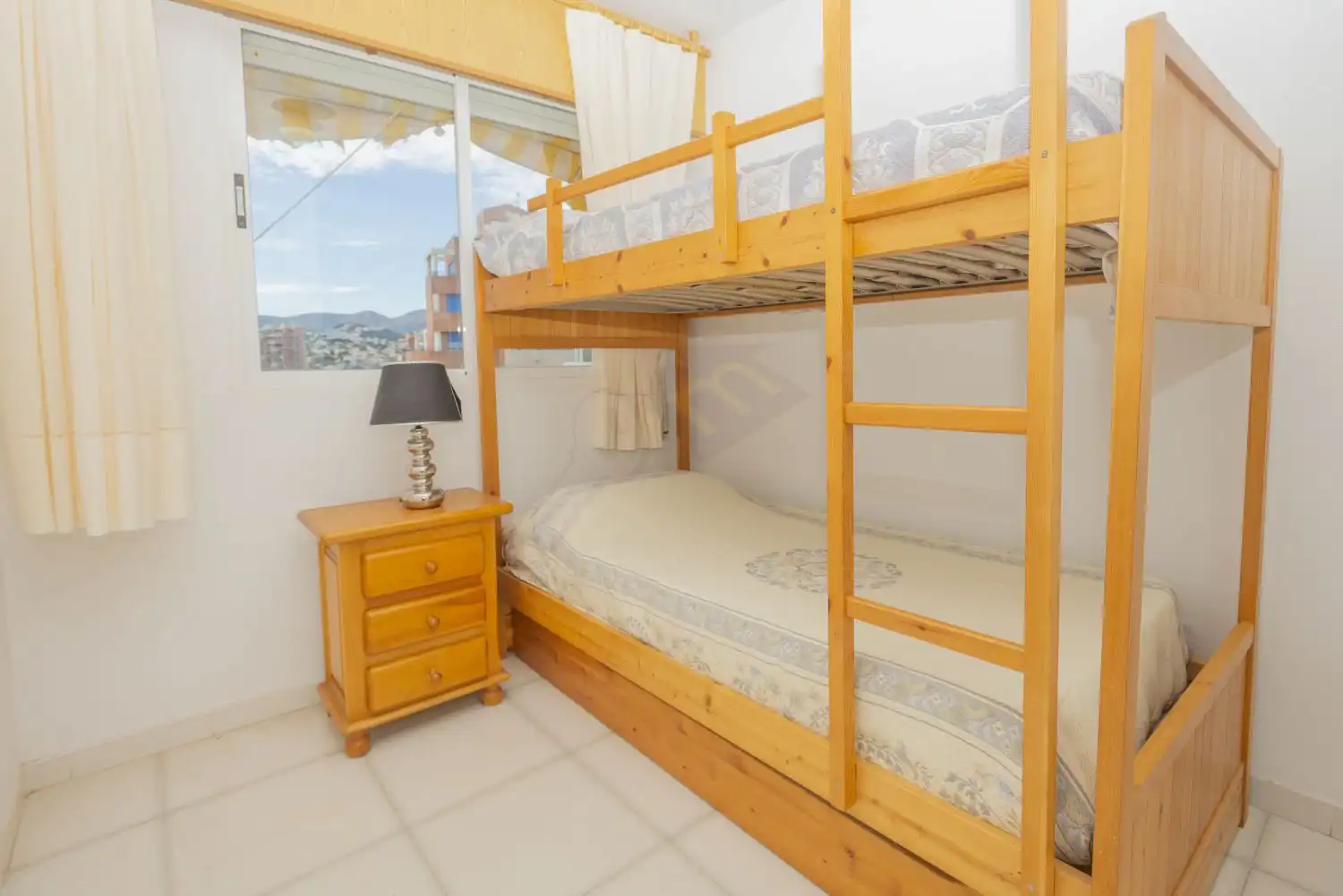 Habitación de Apartamento en venta en Calpe / Calp con Terraza y Piscina comunitaria