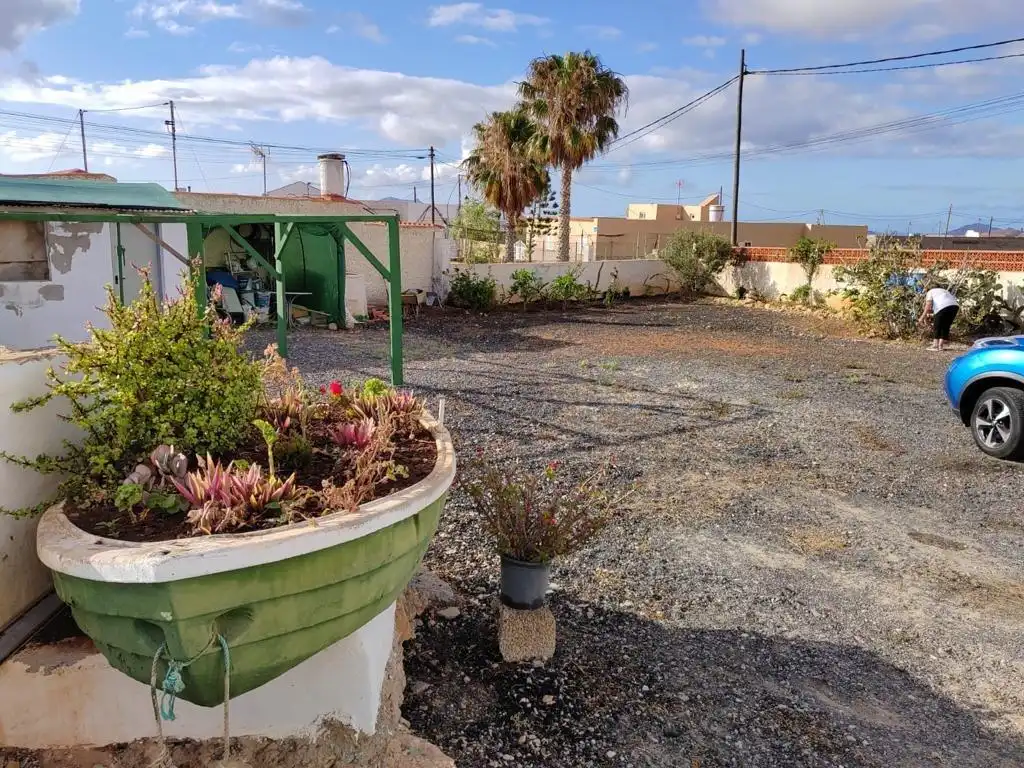 Vista exterior de Casa o xalet en venda en Tuineje amb Jardí privat i Terrassa