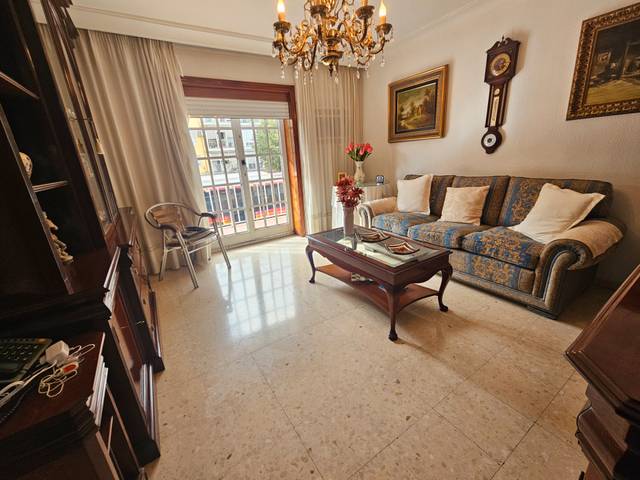 Piso en Venta en Avenida Ronda de Pio XII en Cruz Roja