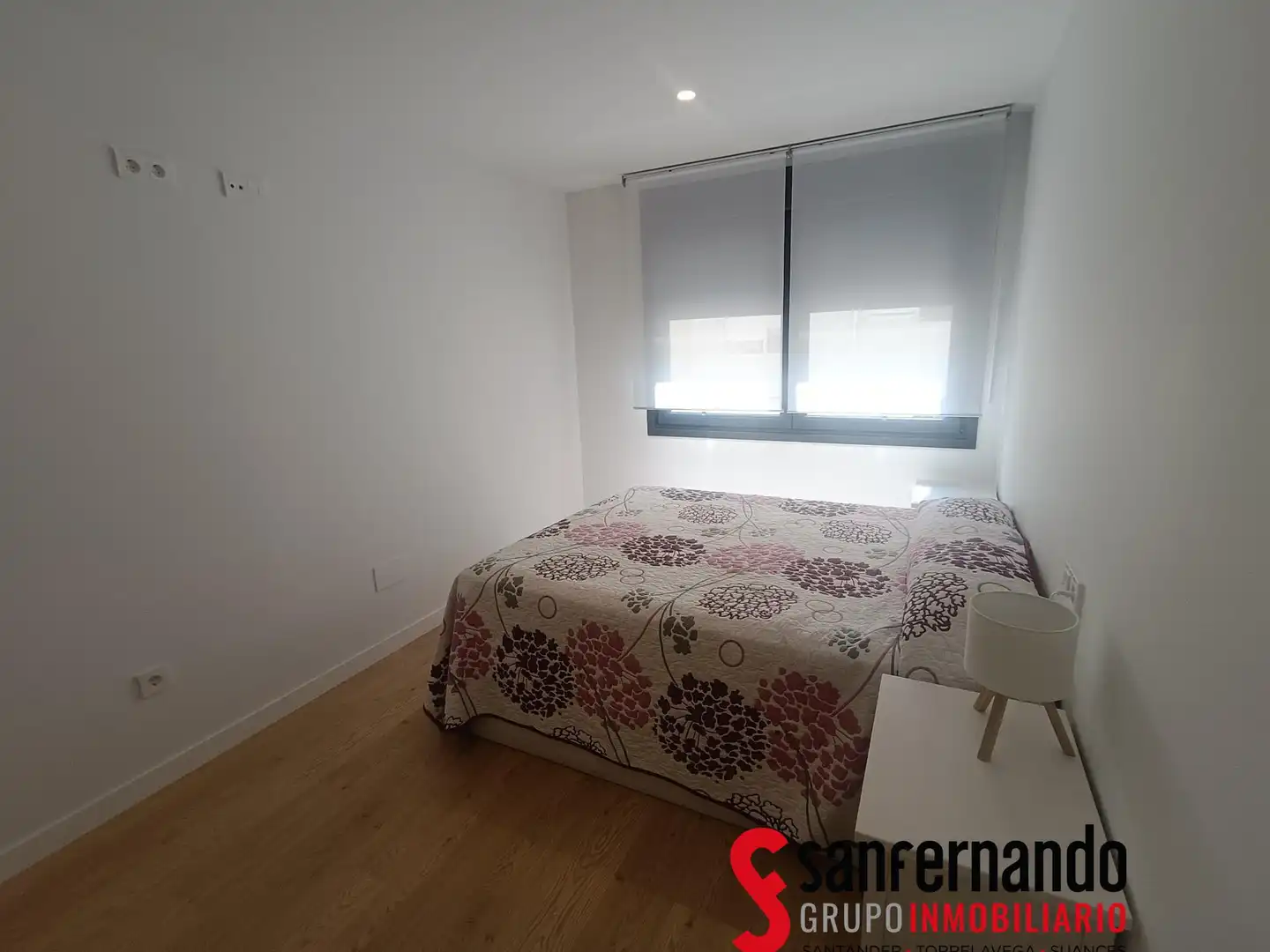 Schlafzimmer von Wohnung zur Miete in Santander mit Heizung, Möbliert und Balkon
