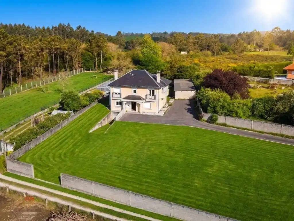 Vista exterior de Piso en venta en Carballo con Piscina y Balcón