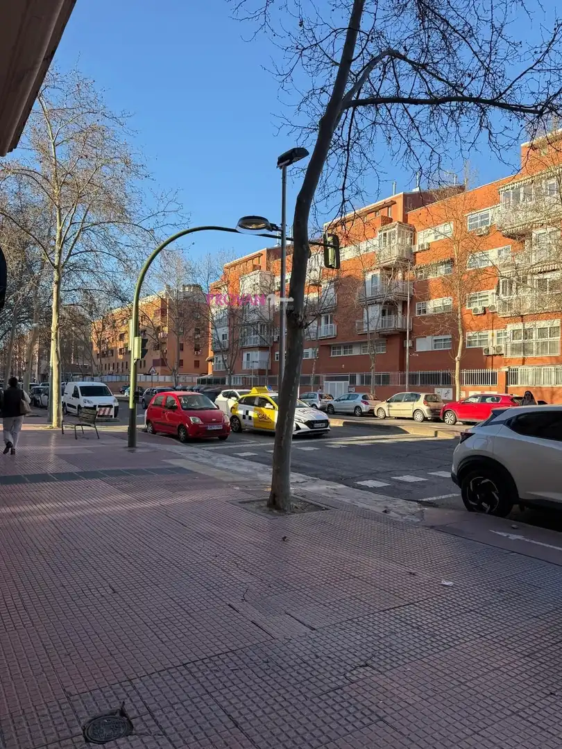Vista exterior de Piso en venta en Alcalá de Henares con Aire acondicionado, Calefacción y Trastero