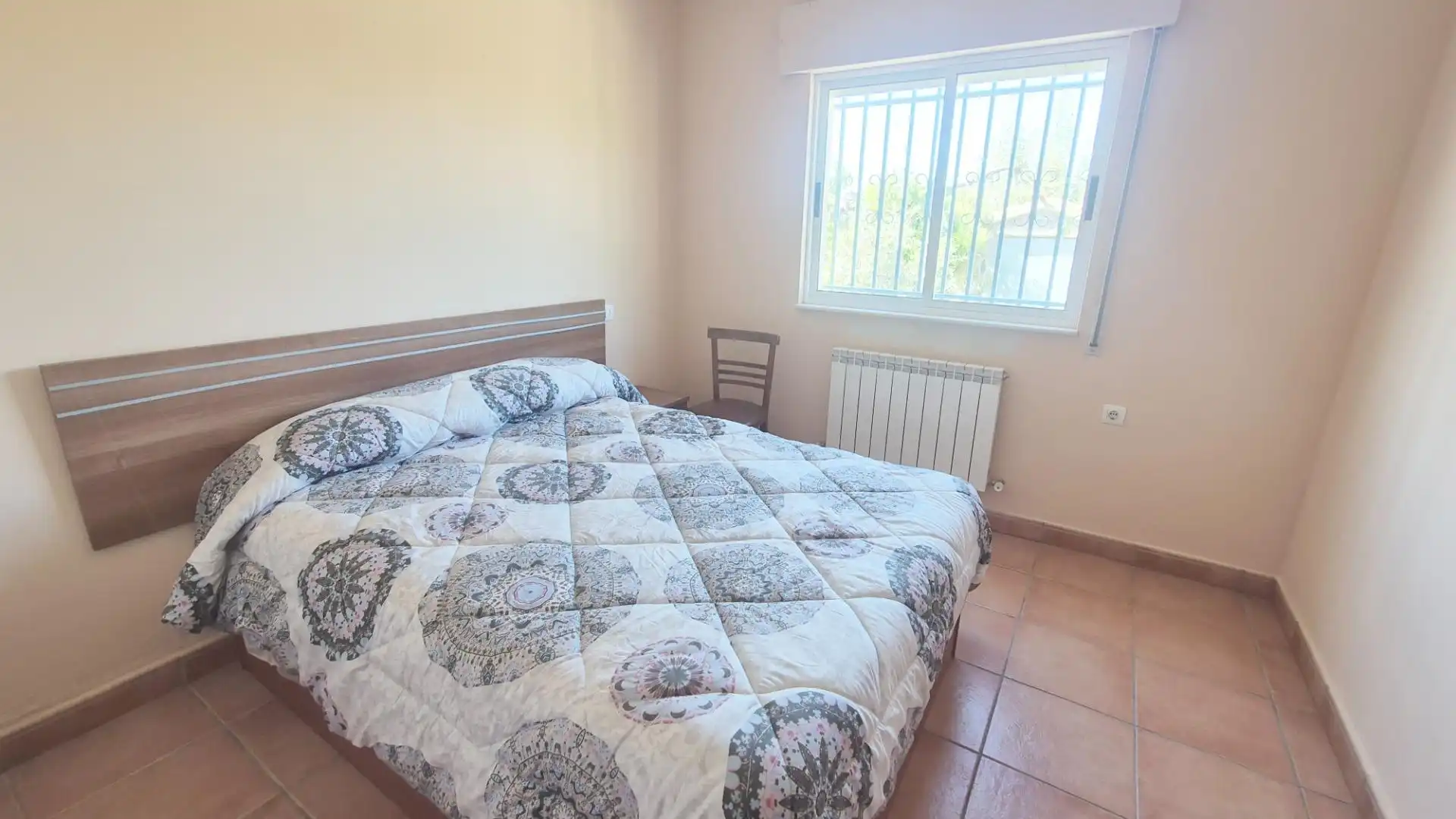 Bedroom of Houses for sale in Calvarrasa de Abajo  with Heating, Storage room and Furnished