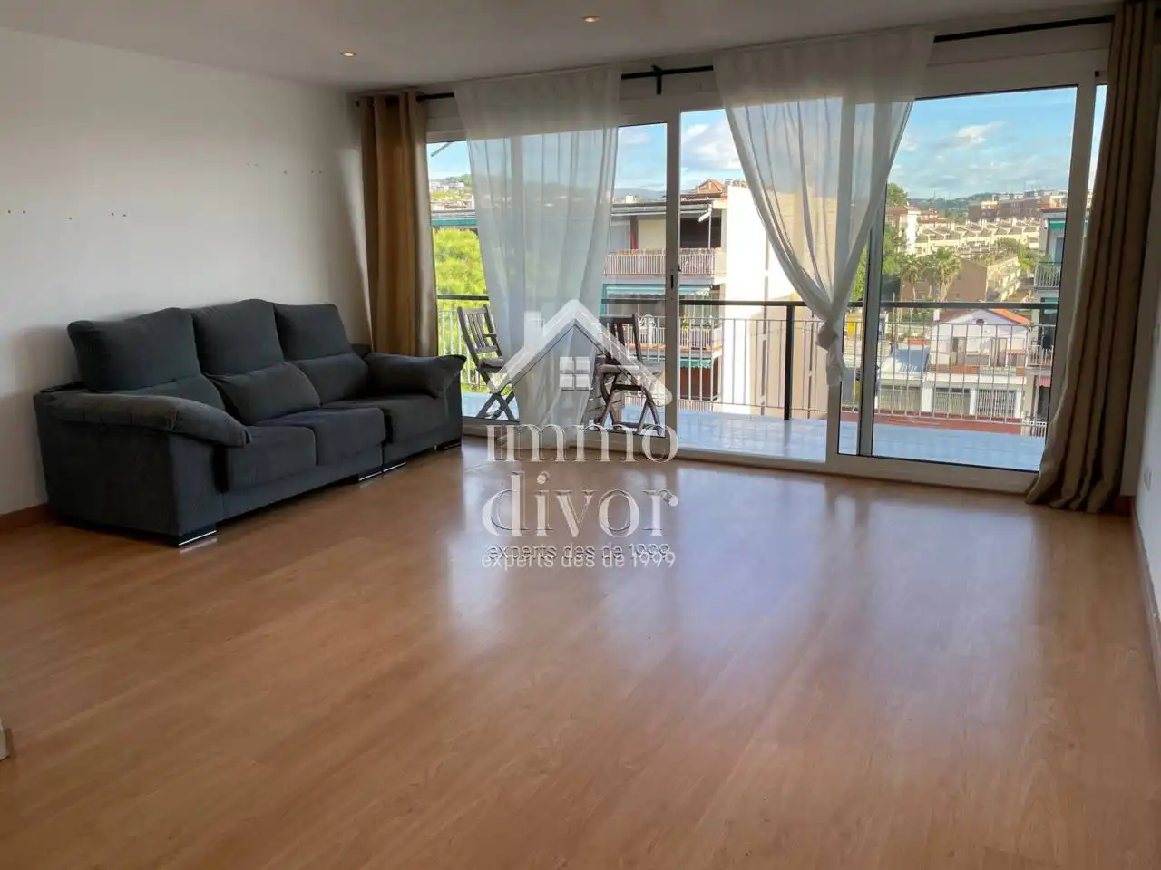 Vista exterior de Piso en venta en Sant Andreu de Llavaneres con Parquet, Terraza y Amueblado