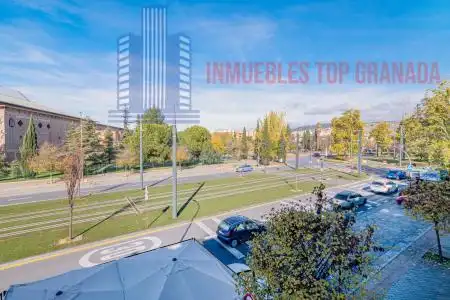 Dúplex en venta en Torre de Comares, Barrio de Zaidín