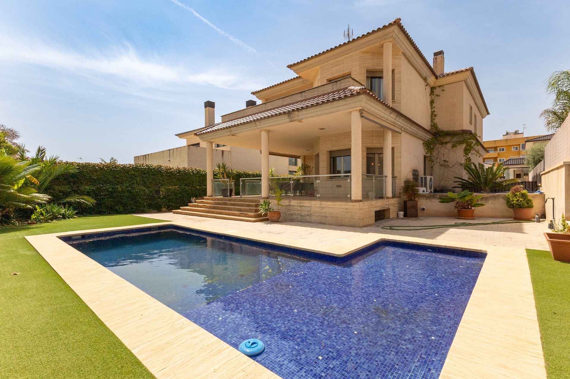 Swimming pool of House or chalet for sale in Elche / Elx  with Air Conditioner, Heating and Terrace