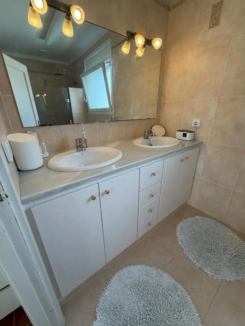 Baño de Casa o chalet en venta en L'Escala con Aire acondicionado, Calefacción y Jardín privado