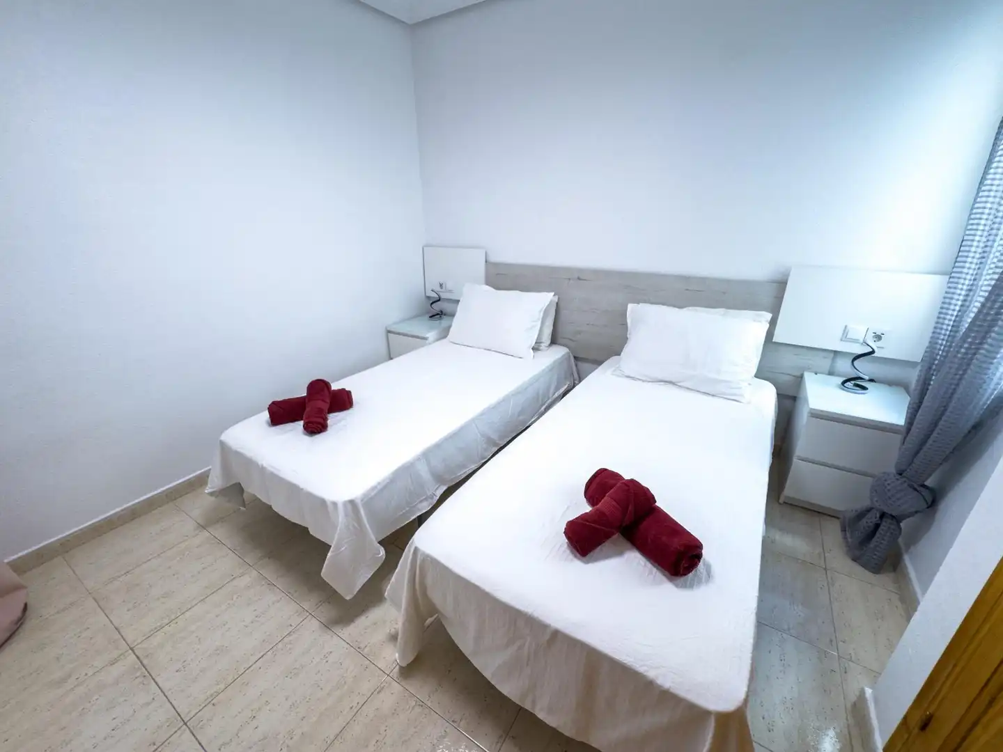 Dormitori de Apartament de lloguer en Torrevieja amb Aire condicionat, Calefacció i Terrassa