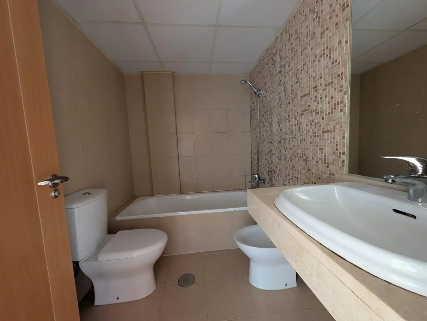 Bathroom of Flat for sale in Almería  with Community pool