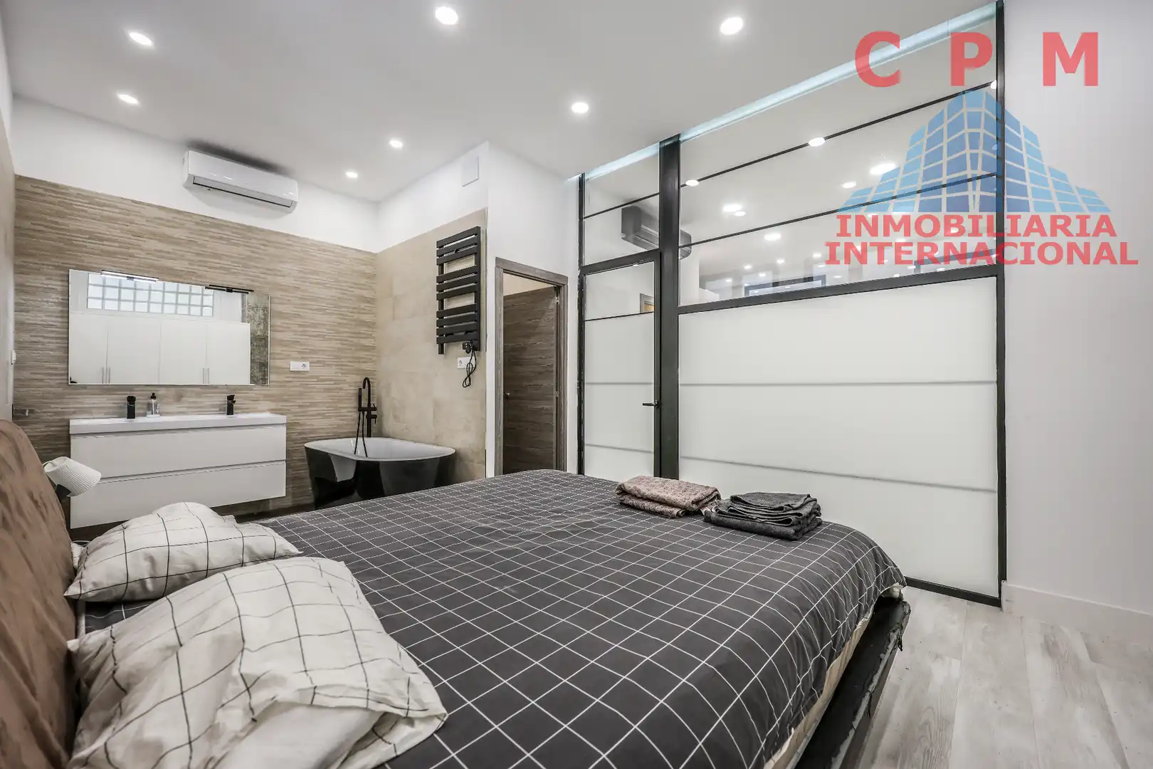Bedroom of Flat for rent in Madrid  with Air Conditioner, Heating and Parquet flooring