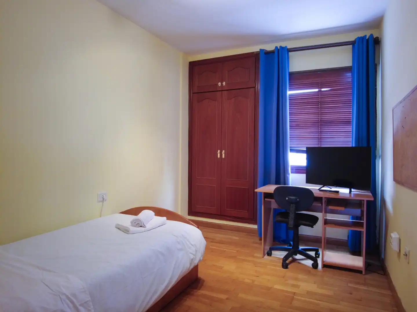 Habitación de Casa adosada de alquiler en La Orotava con Calefacción, Parquet y Amueblado