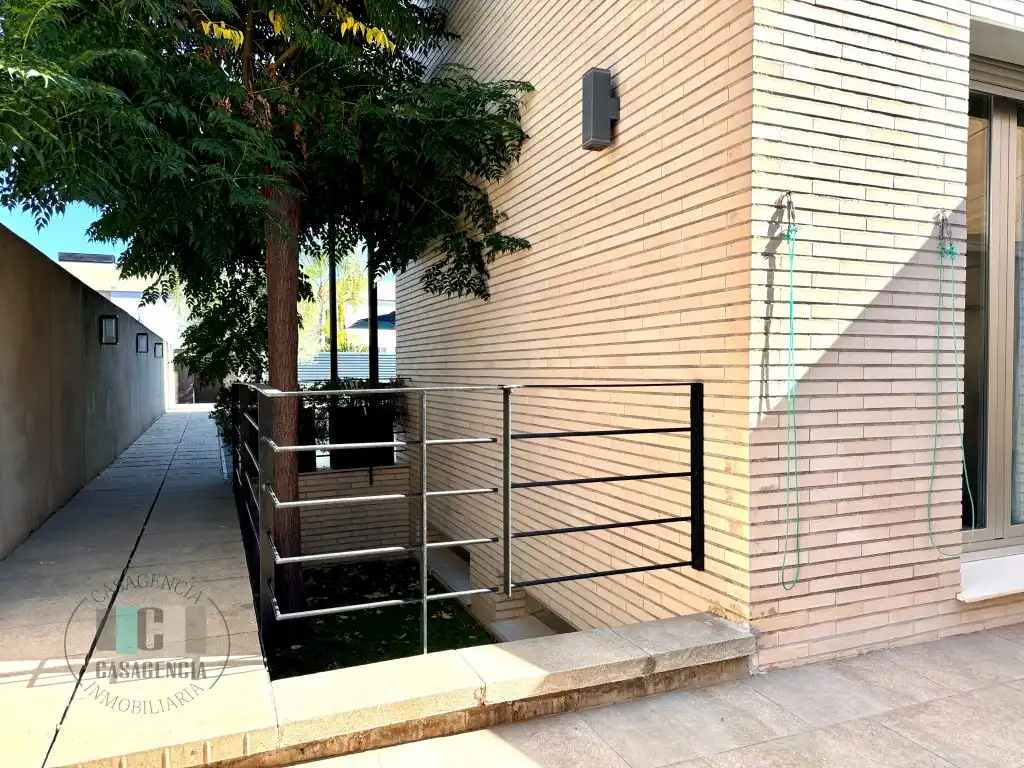 Casa o chalet de alquiler en Calle Violant De Casalduch, Torreón - La Almadraba