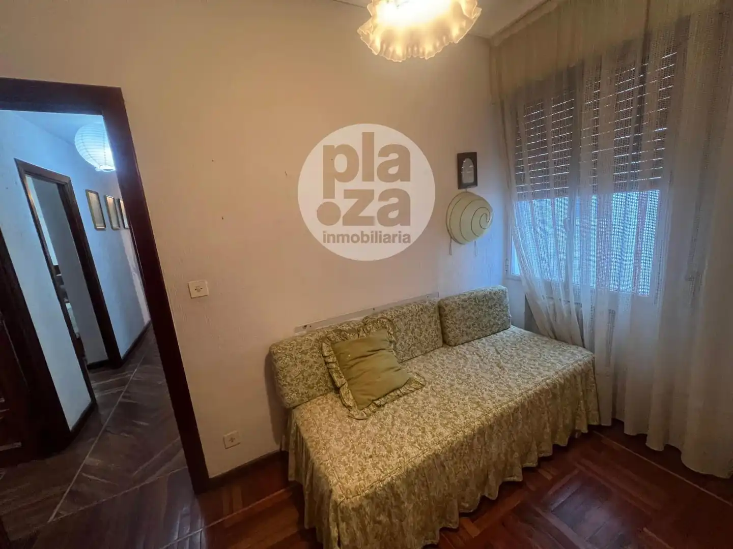 Habitación de Piso en venta en Burgos con Terraza y Trastero