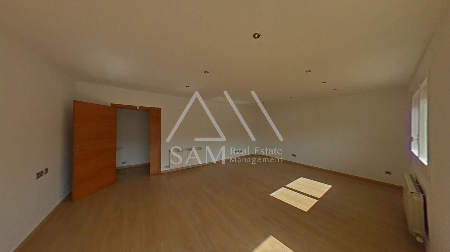 Flat for sale in Manresa  with Balcony