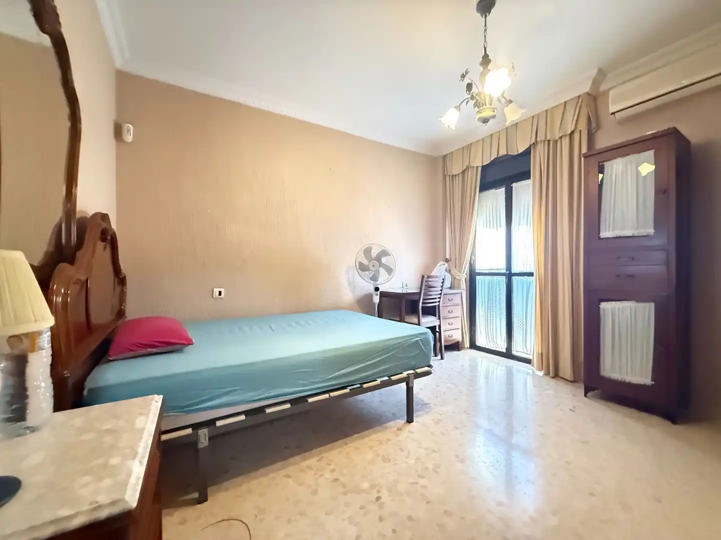 Habitación de Casa adosada en venta en Aljaraque con Aire acondicionado y Amueblado