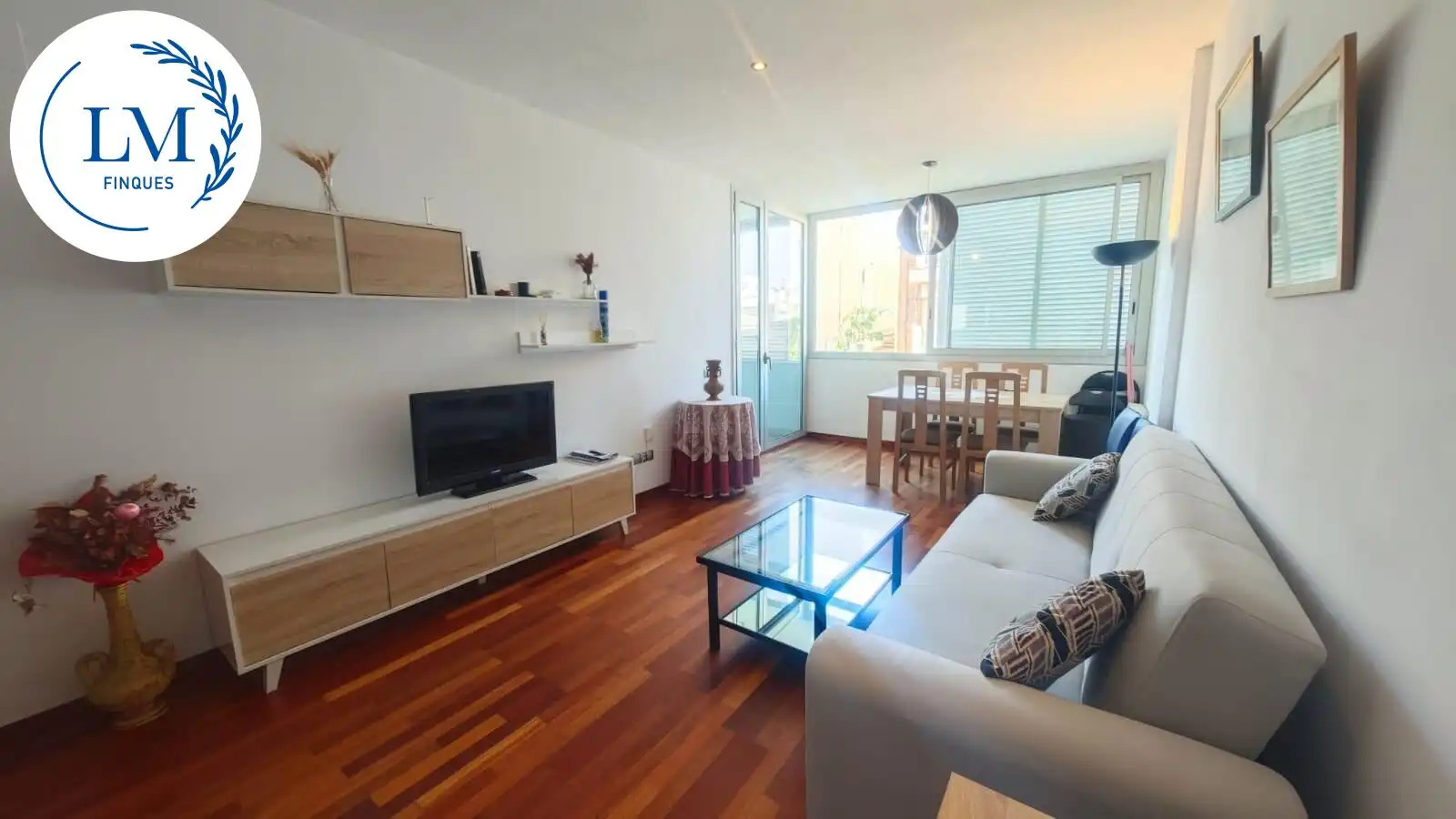 Sala d'estar de Pis en venda en Vilanova i la Geltrú amb Aire condicionat, Calefacció i Parquet