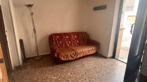 Vivenda luminosa a tres calles con parking privado, immagine 2