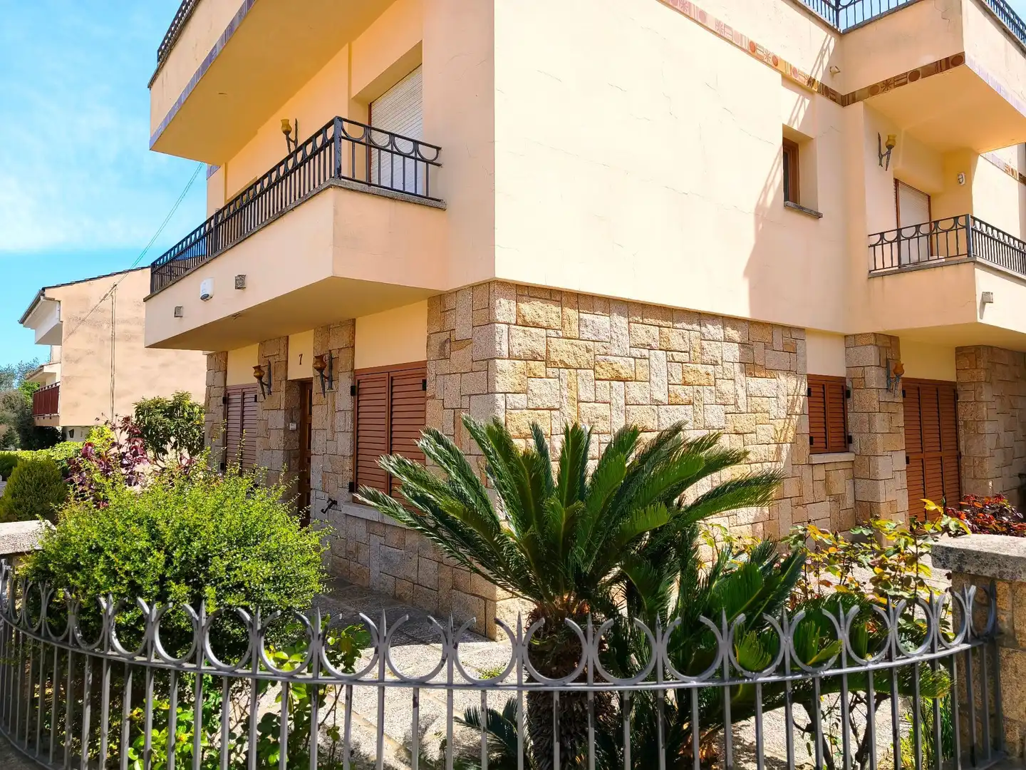 Vista exterior de Casa o chalet en venta en Anglès con Calefacción, Jardín privado y Terraza