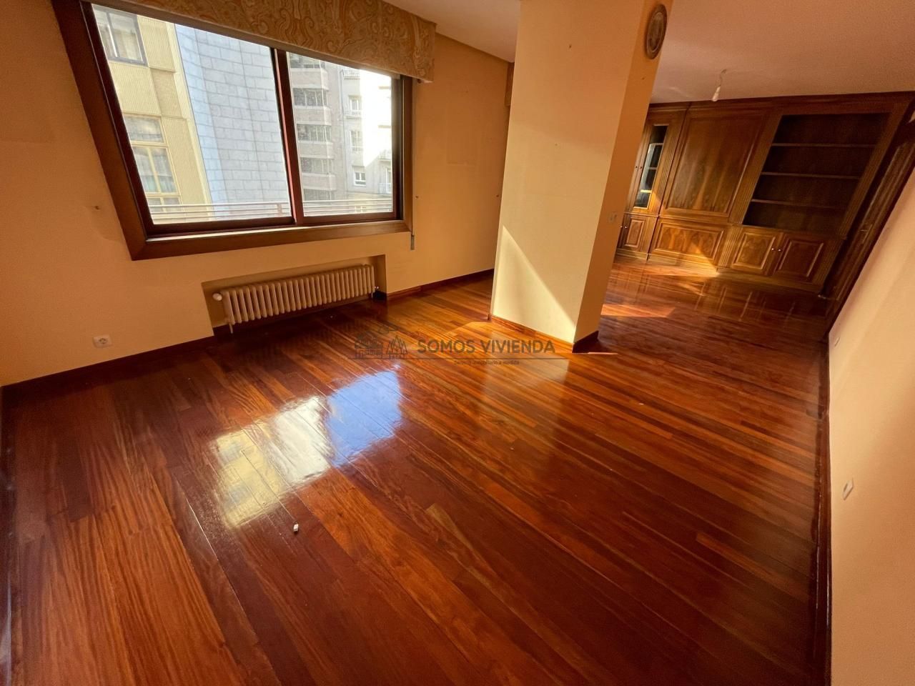 Sala d'estar de Pis en venda en Ourense Capital  amb Calefacció, Terrassa i Traster