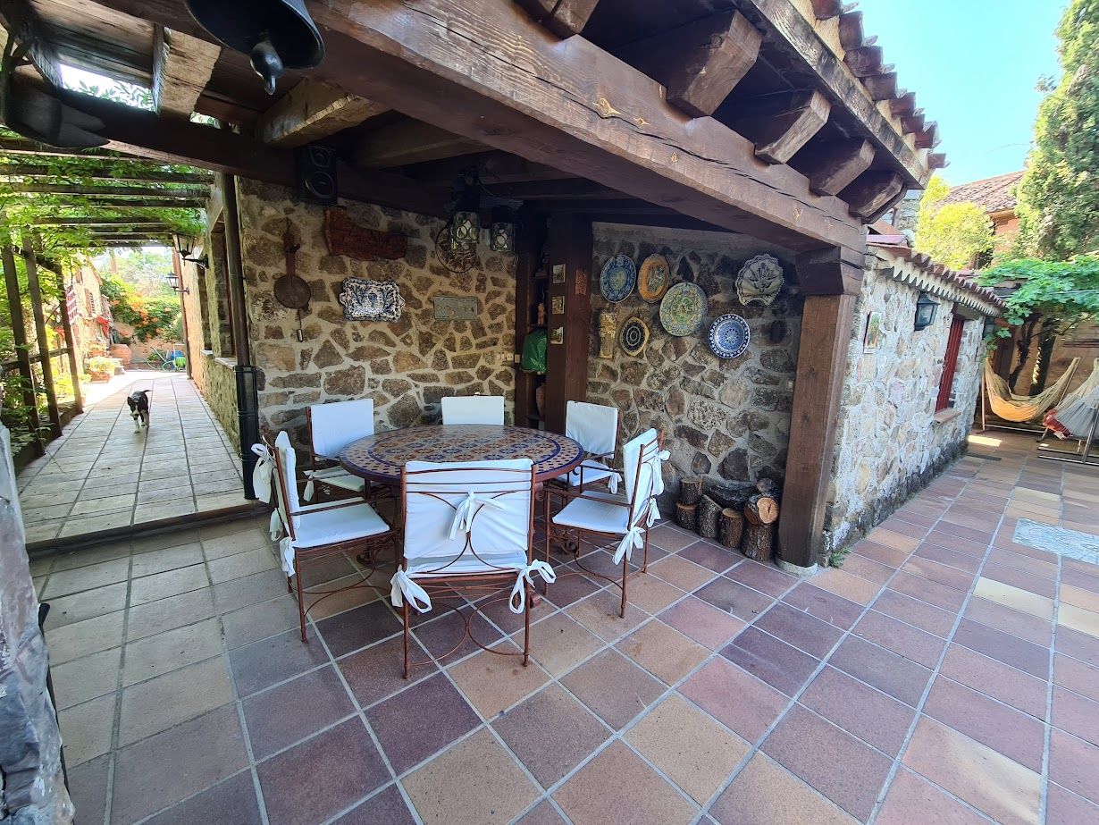 Terrassa de Casa o xalet en venda en Sotosalbos amb Calefacció, Jardí privat i Terrassa