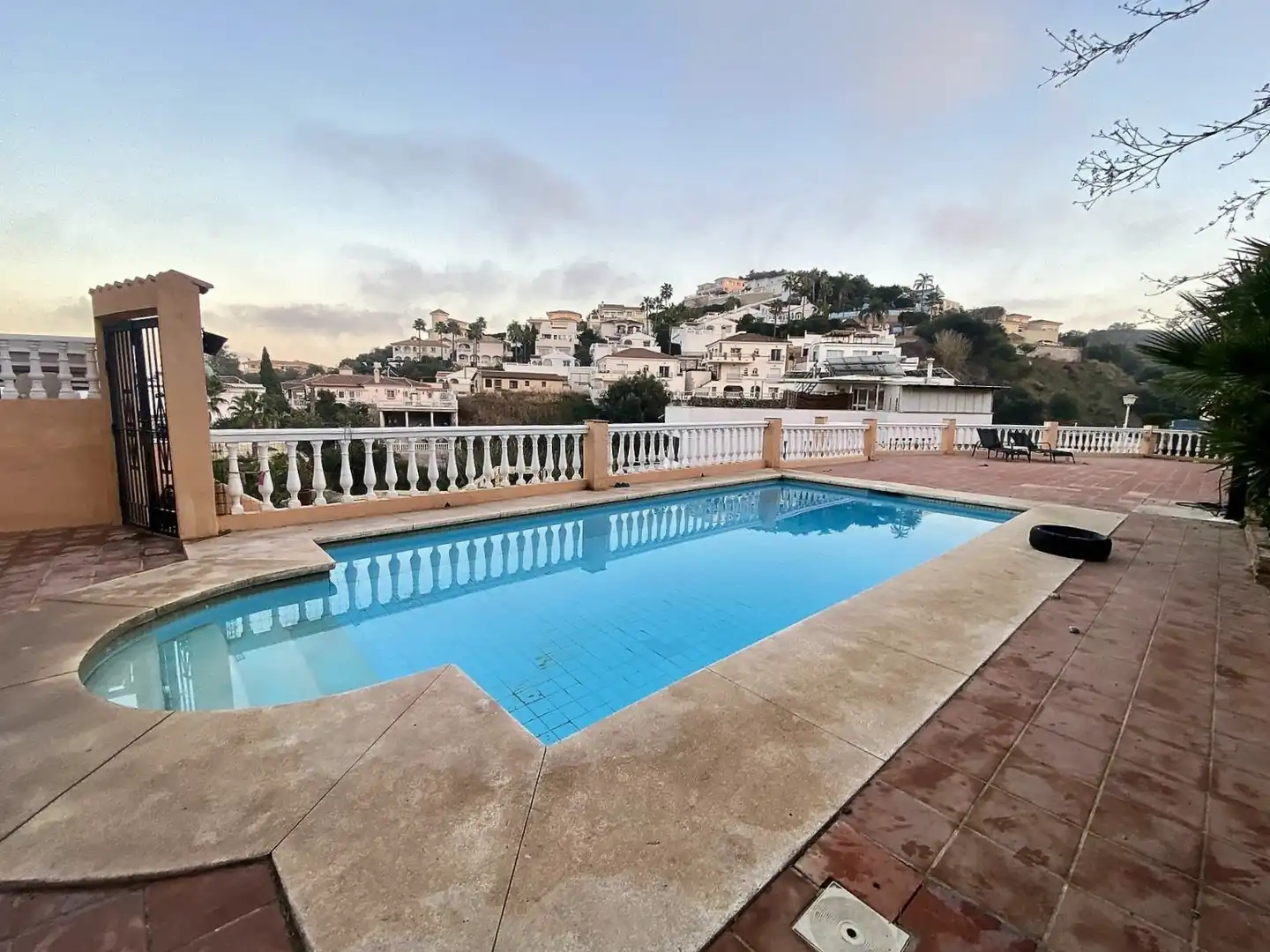 Chalet con piscina en venta en Urbanización Cerro del Águila 214