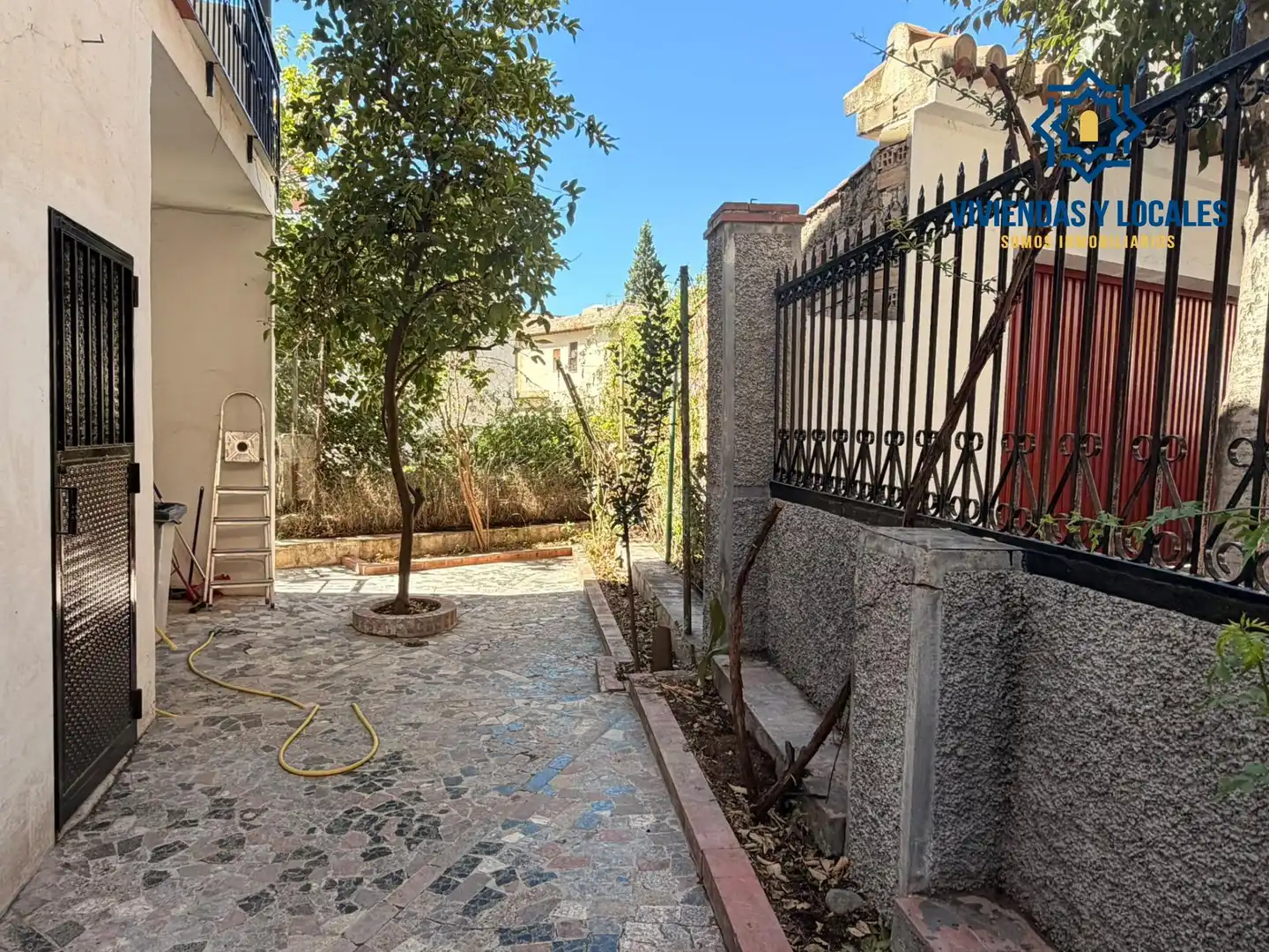 Vista exterior de Casa o chalet de alquiler en Granada con Jardín privado, Terraza y Amueblado