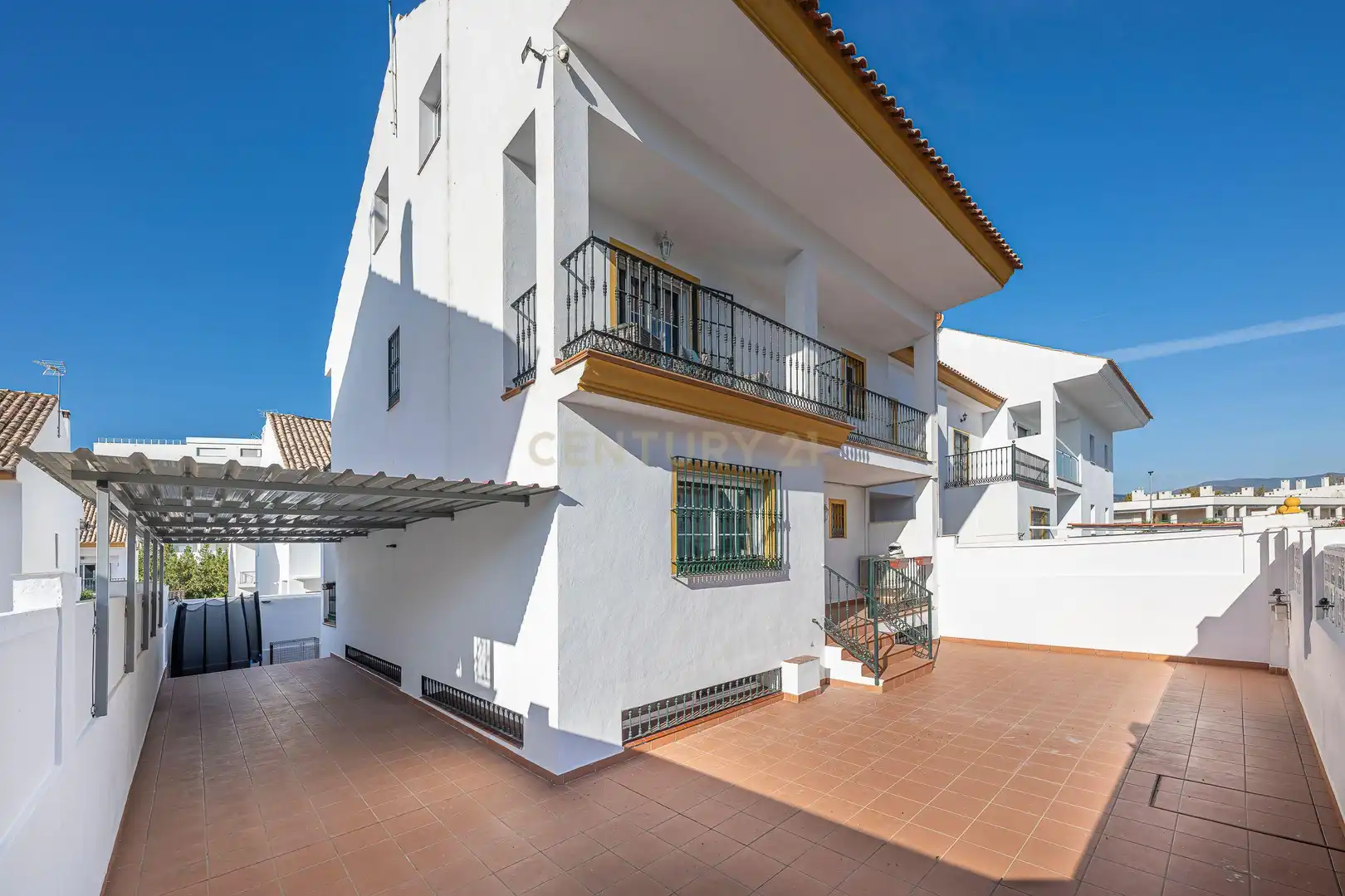 Außenansicht von Einfamilien-Reihenhaus zur Miete in San Pedro de Alcántara